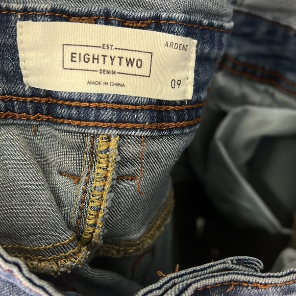 Eighty-two Distressed Denim Jeans Overall Size 9 - Picture 11 of 11